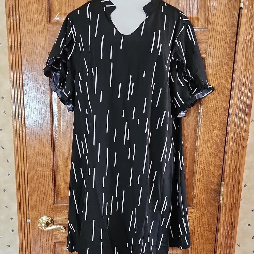 Emery Rose Stylish Black and White Women's Dress 2X
